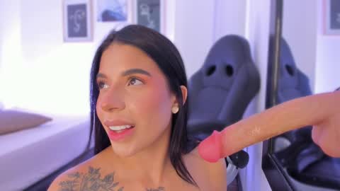 emelie_89 online show from September 10, 1:34 pm