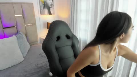 Emily  online show from December 2, 9:45 pm