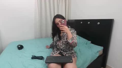 emely_aaron69z online show from February 11, 2:04 am