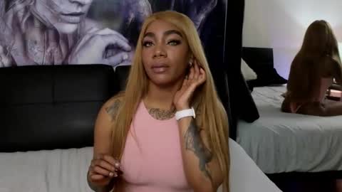 anyelii  online show from November 14, 3:09 am