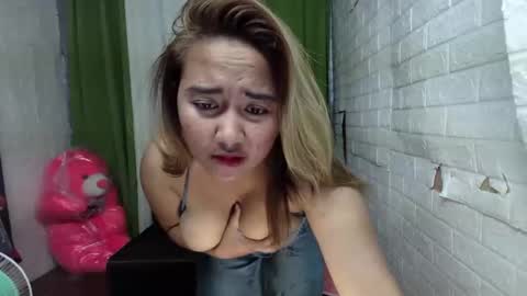 Emely online show from February 1, 12:04 pm