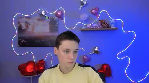 emi_fade online show from February 17, 9:08 am