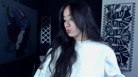 Snapshot of emiantonella_ chatting on February 22, 12:16 am Antonella  online show from February 22, 12:16 am