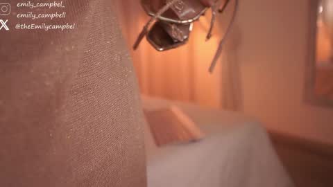 Emily Campbell online show from March 22, 11:20 pm