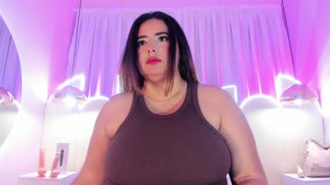 Emiily Grace online show from May 16, 11:31 am