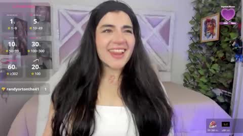 emilayton_ online show from November 7, 10:12 pm