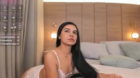 emilia_1040 online show from September 15, 2:07 pm
