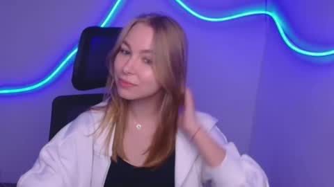 Emilia online show from September 22, 5:22 am