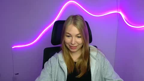 Emilia online show from September 27, 5:27 am