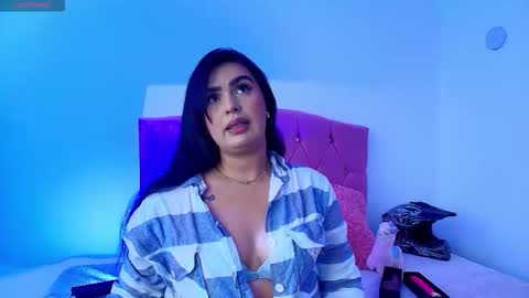 emilia_sweetx online show from October 23, 11:44 am