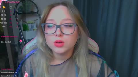 emiliaaah online show from February 11, 10:08 am