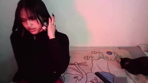 emiliejoy online show from June 26, 8:42 am