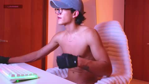 emilio_rivs online show from January 19, 4:55 am