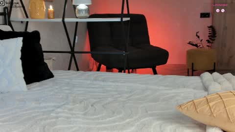 Emiljanna online show from April 13, 2:10 pm