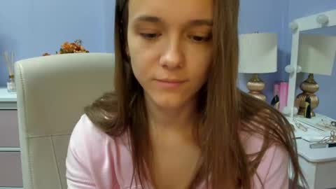 Emilly online show from April 18, 6:48 am