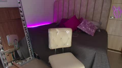  emily valentina     online show from February 13, 9:17 pm