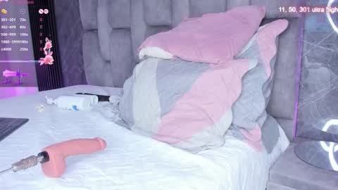 Emily online show from November 29, 12:13 pm