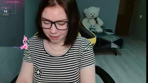 Snapshot of emily_amorre chatting on October 6, 1:12 am Emily 3 online show from October 6, 1:12 am