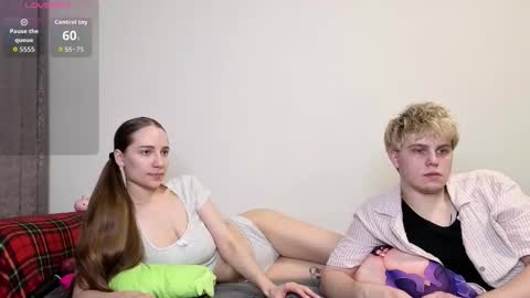 emily_and_ilumi online show from March 13, 9:40 pm