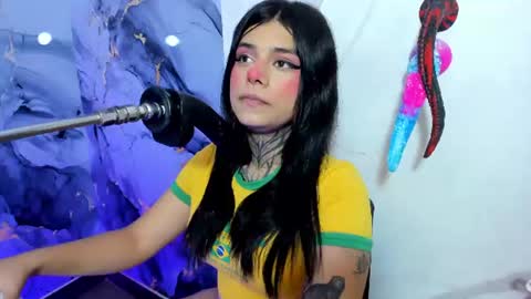 emily_evol online show from July 1, 11:52 am
