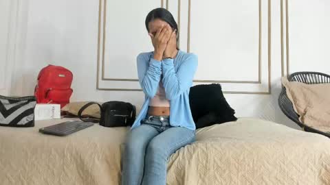 emily_gaviria1 online show from May 5, 12:11 pm