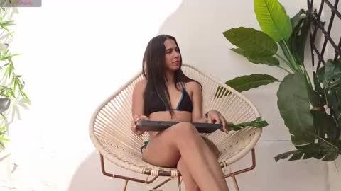 emily_gaviria1 online show from May 15, 2:13 pm