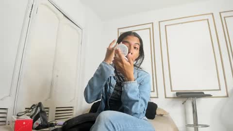 emily_gaviria1 online show from May 26, 12:22 pm