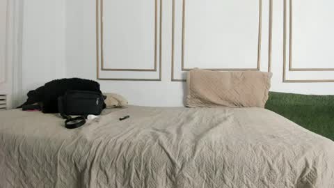 emily_gaviria1 online show from May 30, 7:01 pm