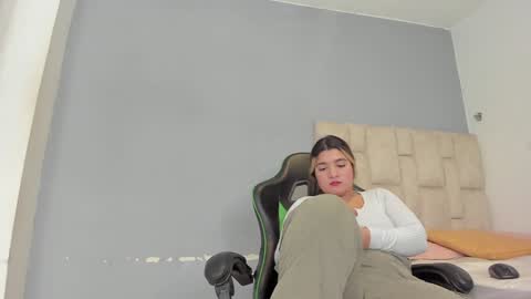 Emi  independent model  online show from January 15, 10:46 pm