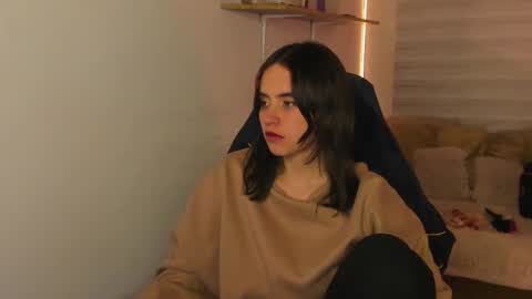 emily_lindey online show from October 19, 4:06 am