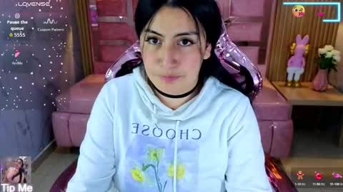 Snapshot of emily_mills_s chatting on October 2, 11:36 pm Emily online show from October 2, 11:36 pm