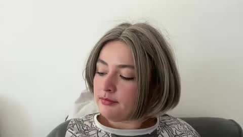 emily_morning_dew online show from July 29, 6:35 am