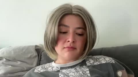 emily_morning_dew online show from July 8, 9:35 am