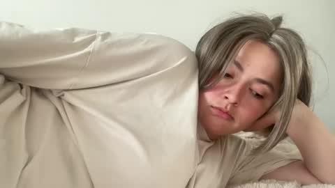 emily_morning_dew online show from July 13, 5:27 pm