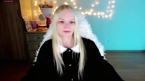 Lia online show from March 1, 5:38 pm