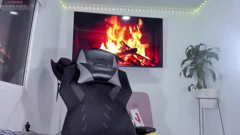 emily_palmeer online show from October 23, 10:28 am