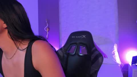 emily_tolson online show from April 7, 7:38 pm