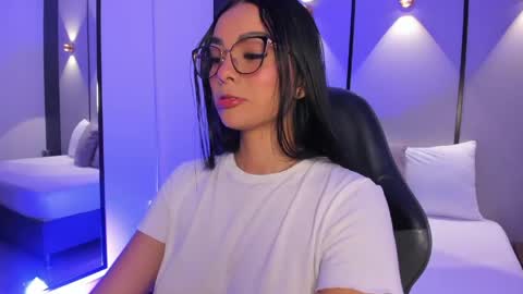 emily_tolson online show from May 28, 7:56 pm