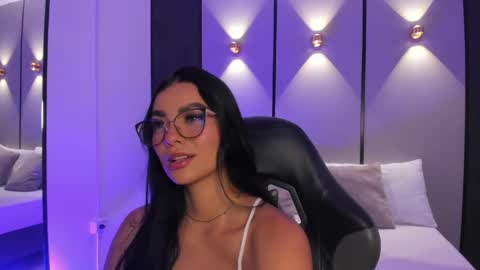 emily_tolson online show from May 29, 8:18 pm