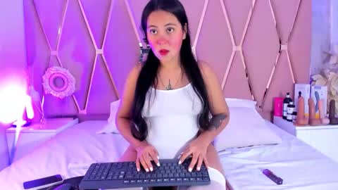 Emily online show from January 10, 11:54 pm