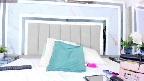 Emily online show from March 6, 1:57 pm