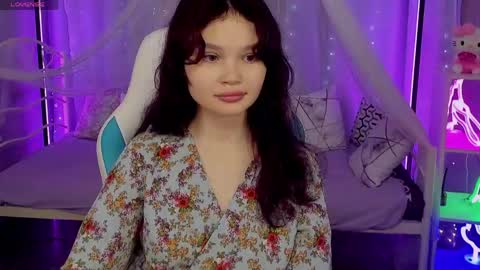 Emilyhaves online show from May 15, 8:12 am