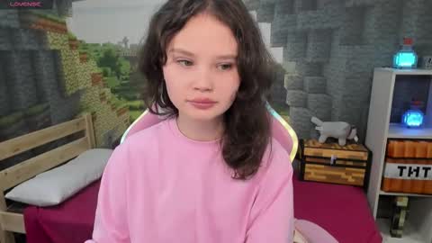 Snapshot of emilychaves chatting on October 13, 6:21 pm Emilyhaves online show from October 13, 6:21 pm