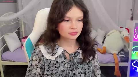 Emilyhaves online show from December 21, 6:53 am