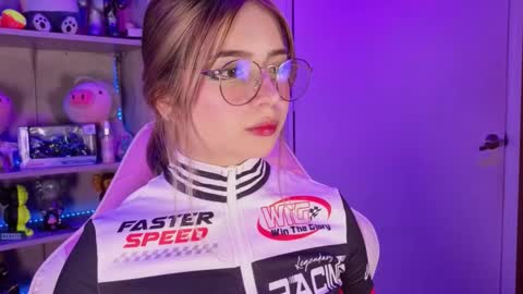 VALEEEN online show from March 18, 4:24 pm