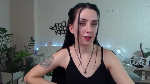 Snapshot of emilylayer chatting on February 25, 11:59 pm Emyli online show from February 25, 11:59 pm