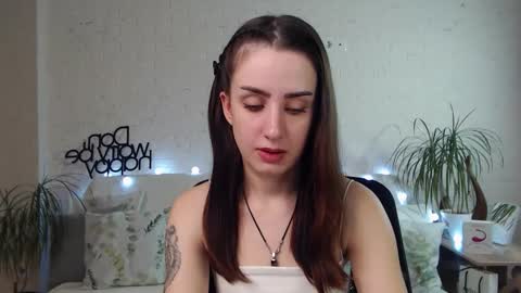 Snapshot of emilylayer chatting on February 8, 9:04 pm Emyli online show from February 8, 9:04 pm