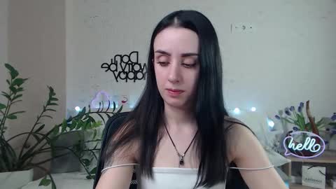 Snapshot of emilylayer chatting on February 17, 3:36 am Emyli online show from February 17, 3:36 am