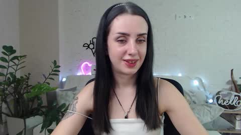 Snapshot of emilylayer chatting on February 24, 8:58 pm Emyli online show from February 24, 8:58 pm
