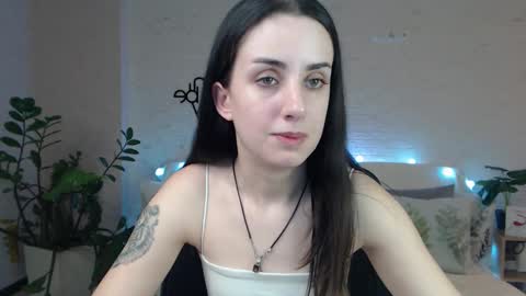 Snapshot of emilylayer chatting on March 10, 9:51 pm Emyli online show from March 10, 9:51 pm